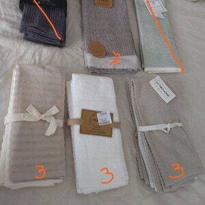 Beautiful sets of Kitchen Towels.